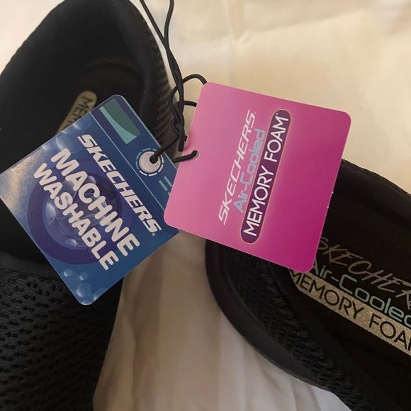 NWT Skechers memory foam black slip ons - Picture 4 of 5